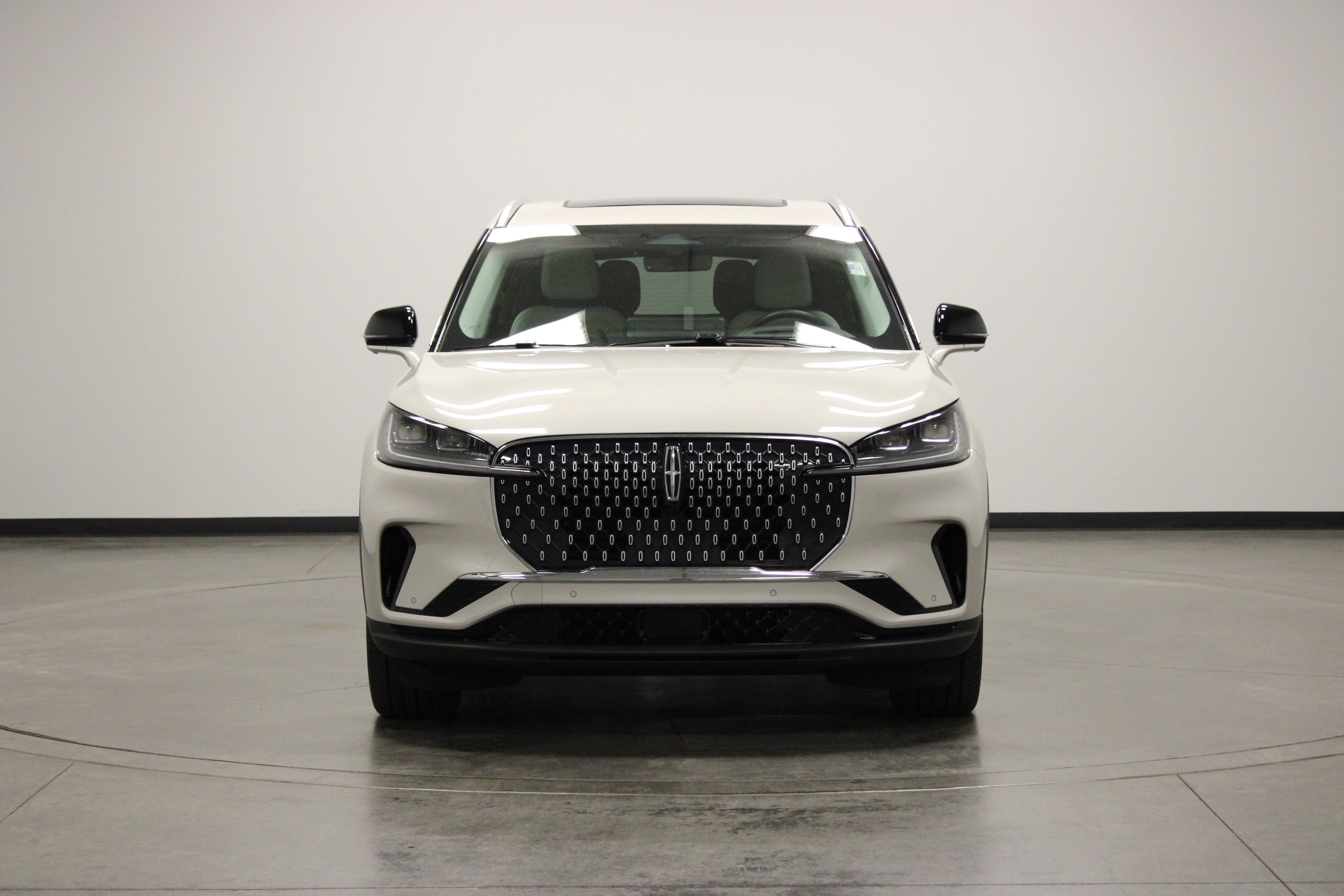 Used 2025 Lincoln Aviator Reserve w/ Illumination Package RWD image 3