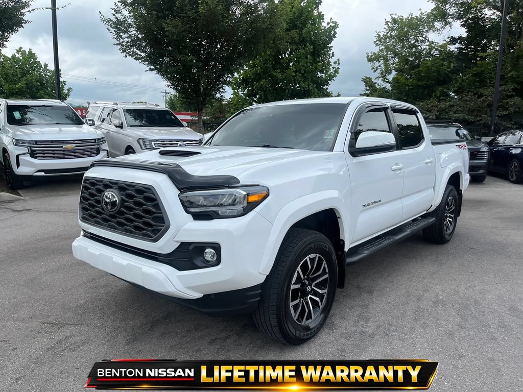 Used 2020 Toyota Tacoma TRD Sport w/ TRD Premium Sport Package AWD/4WD image 5