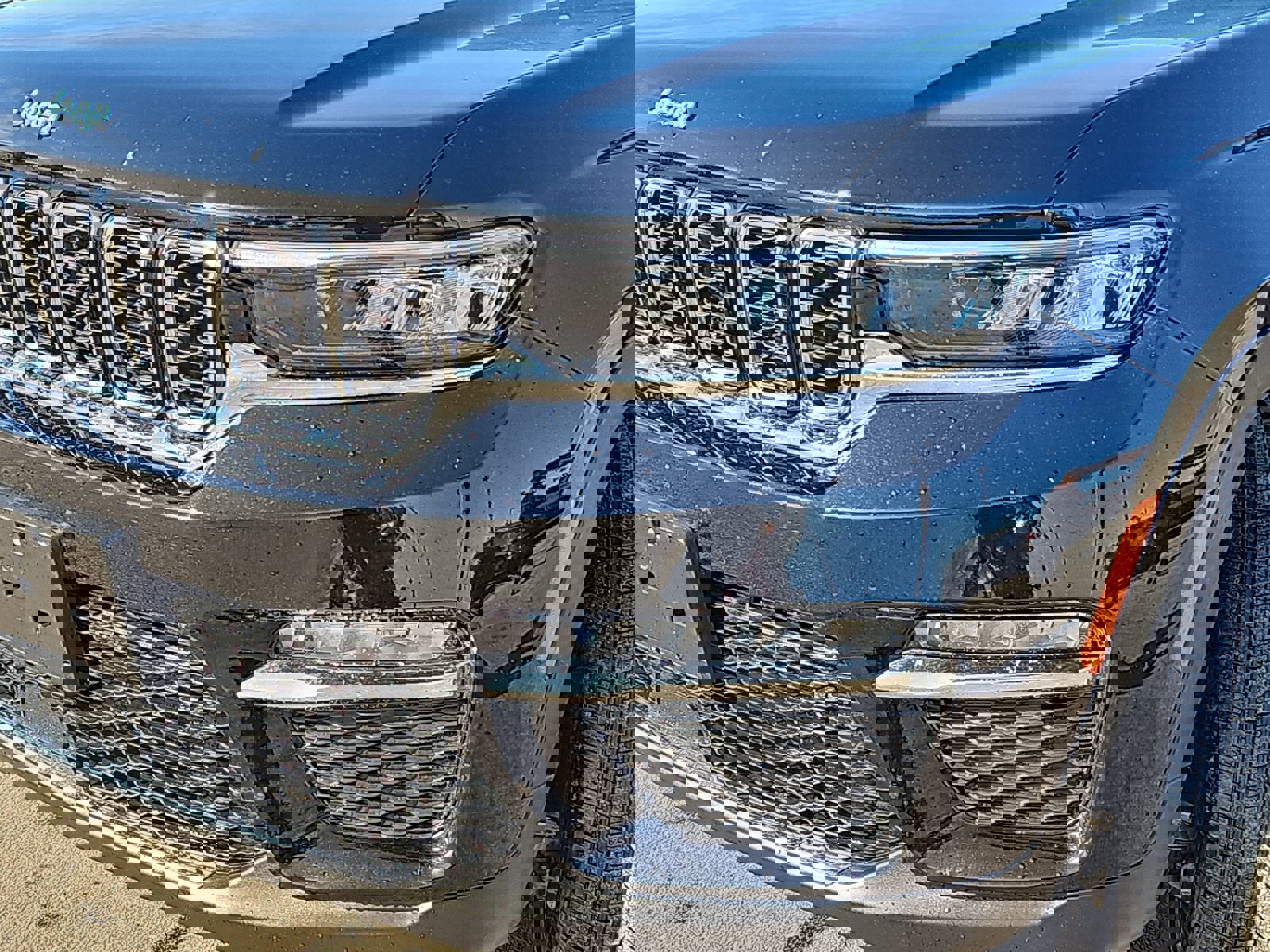 Used 2023 Jeep Grand Cherokee 4WD 4xe image 32