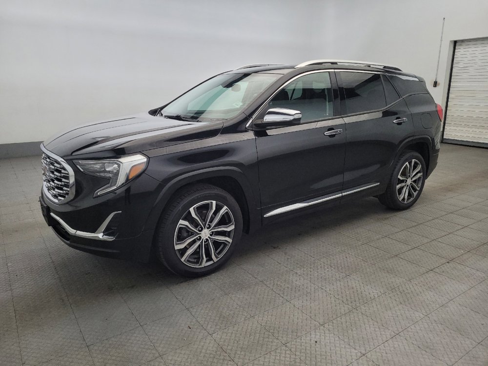 Used 2019 GMC Terrain Denali w/ Driver Alert Package II image 2