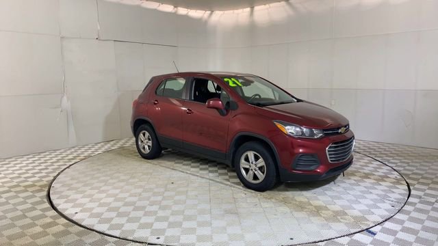 Used 2021 Chevrolet Trax LS AWD/4WD image 2