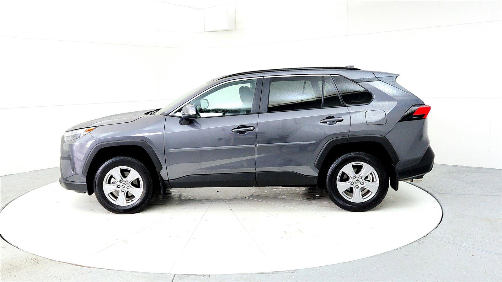 Used 2025 Toyota RAV4 XLE w/ Convenience Package image 3