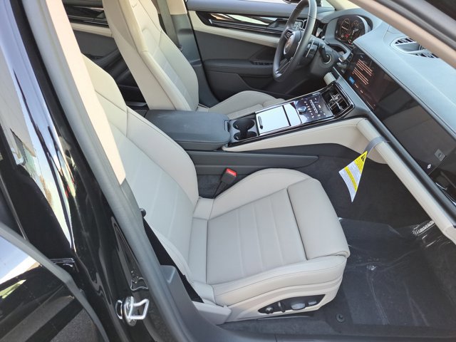 New 2026 Porsche Panamera 4 image 13