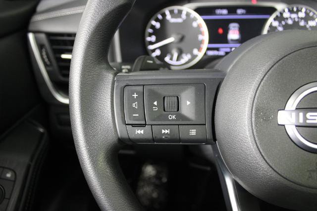 Certified 2024 Nissan Rogue SV FWD image 25