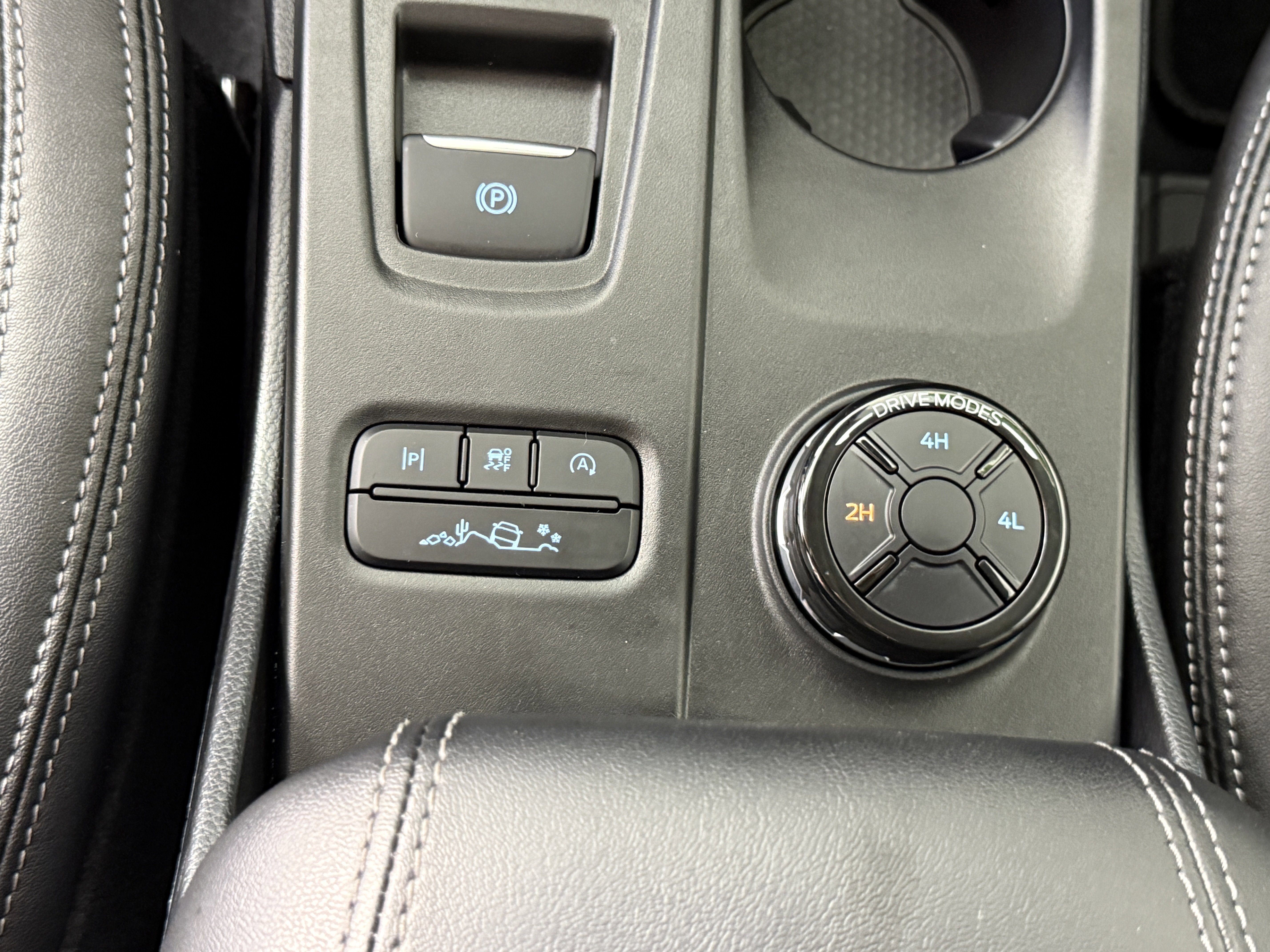 Used 2025 Ford Ranger Lariat w/ FX4 Off-Road Package AWD/4WD image 24