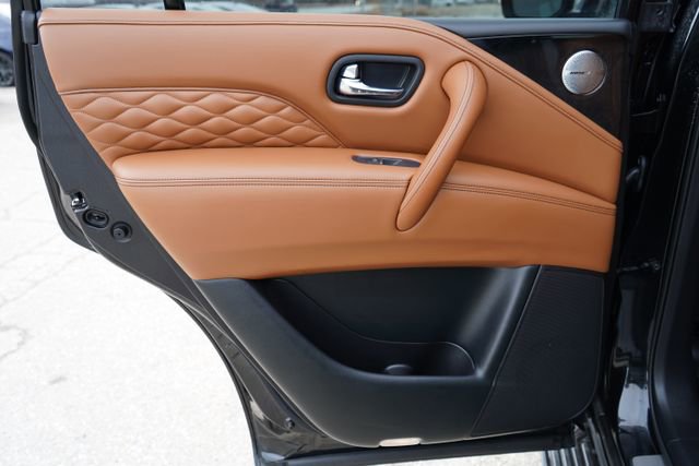 Used 2023 INFINITI QX80 Sensory w/ All-Season Package image 46