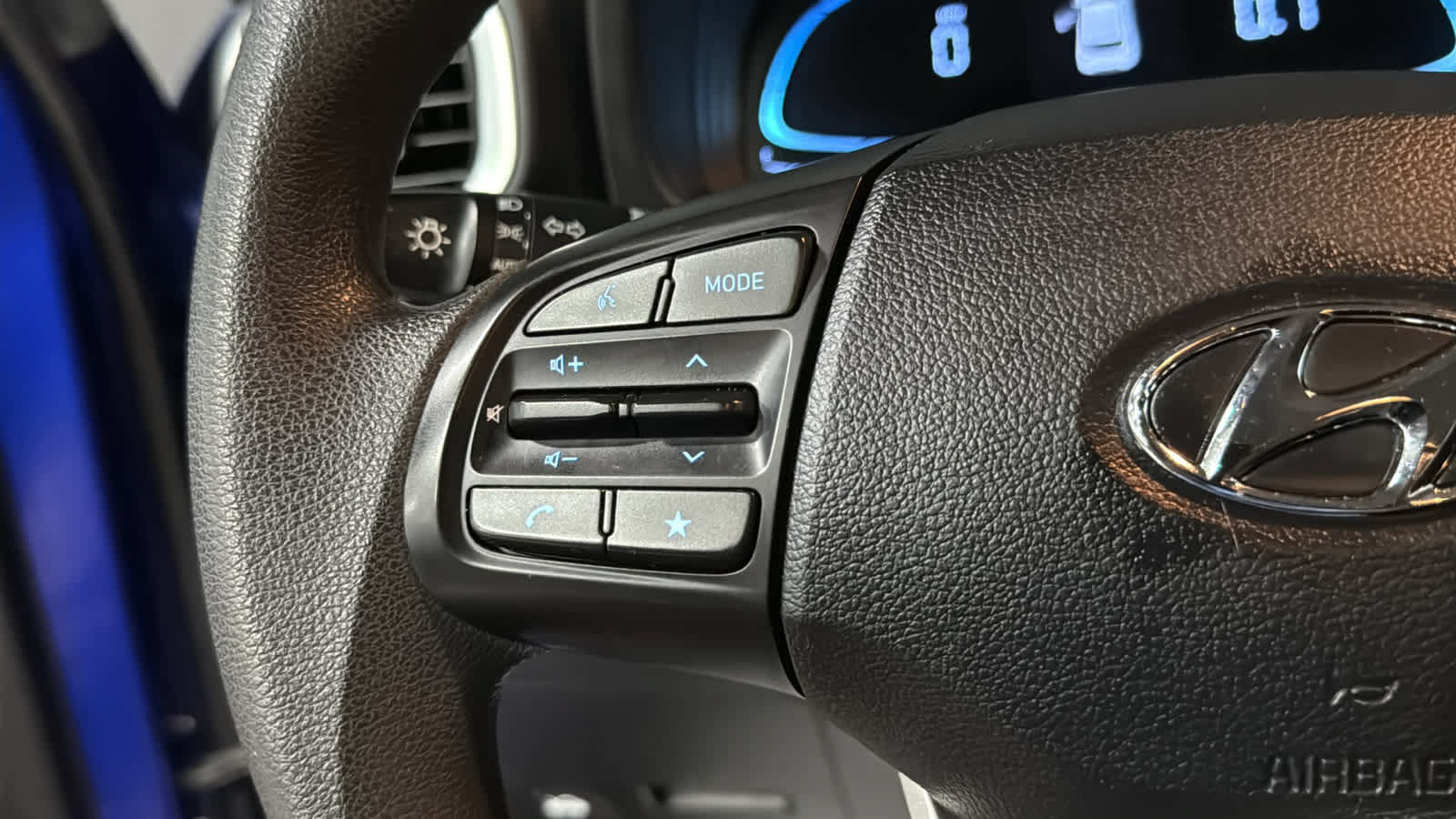 Used 2023 Hyundai Venue SE FWD image 12