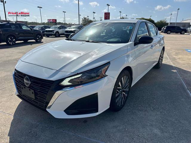 Used 2025 Nissan Altima 2.5 SV FWD image 6