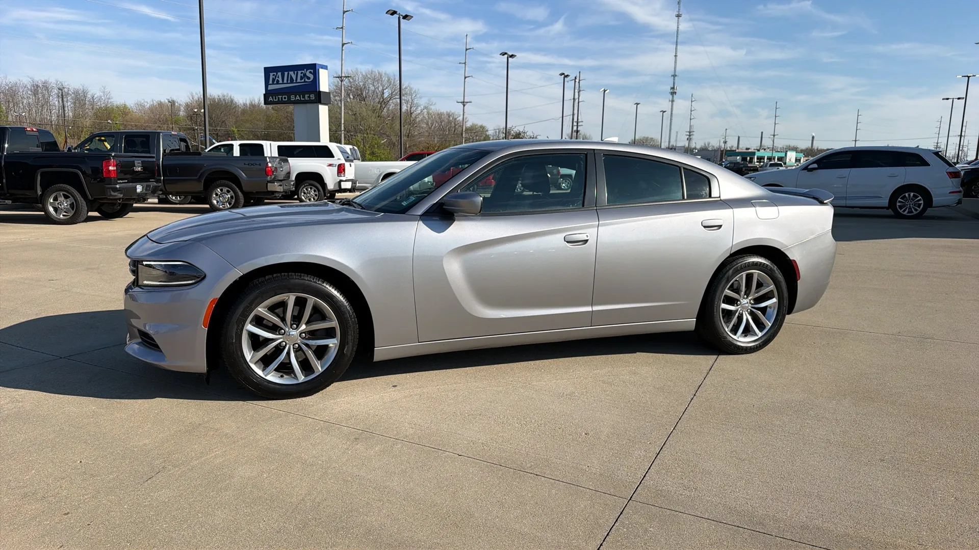 Used 2015 Dodge Charger SXT w/ Plus Group RWD image 6