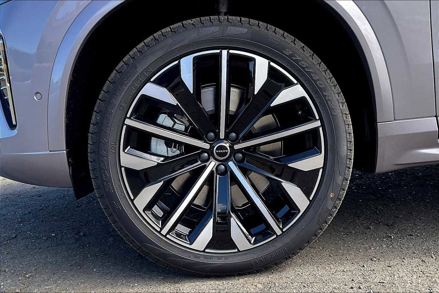 New 2026 Volvo XC90 T8 Plus image 14