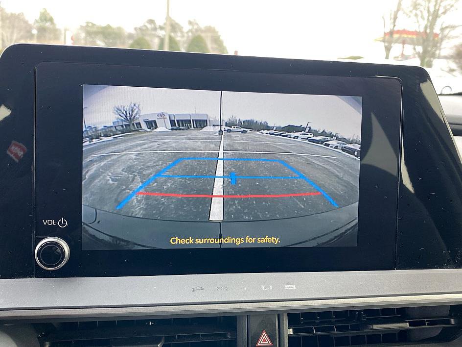 Used 2023 Toyota Prius LE image 17