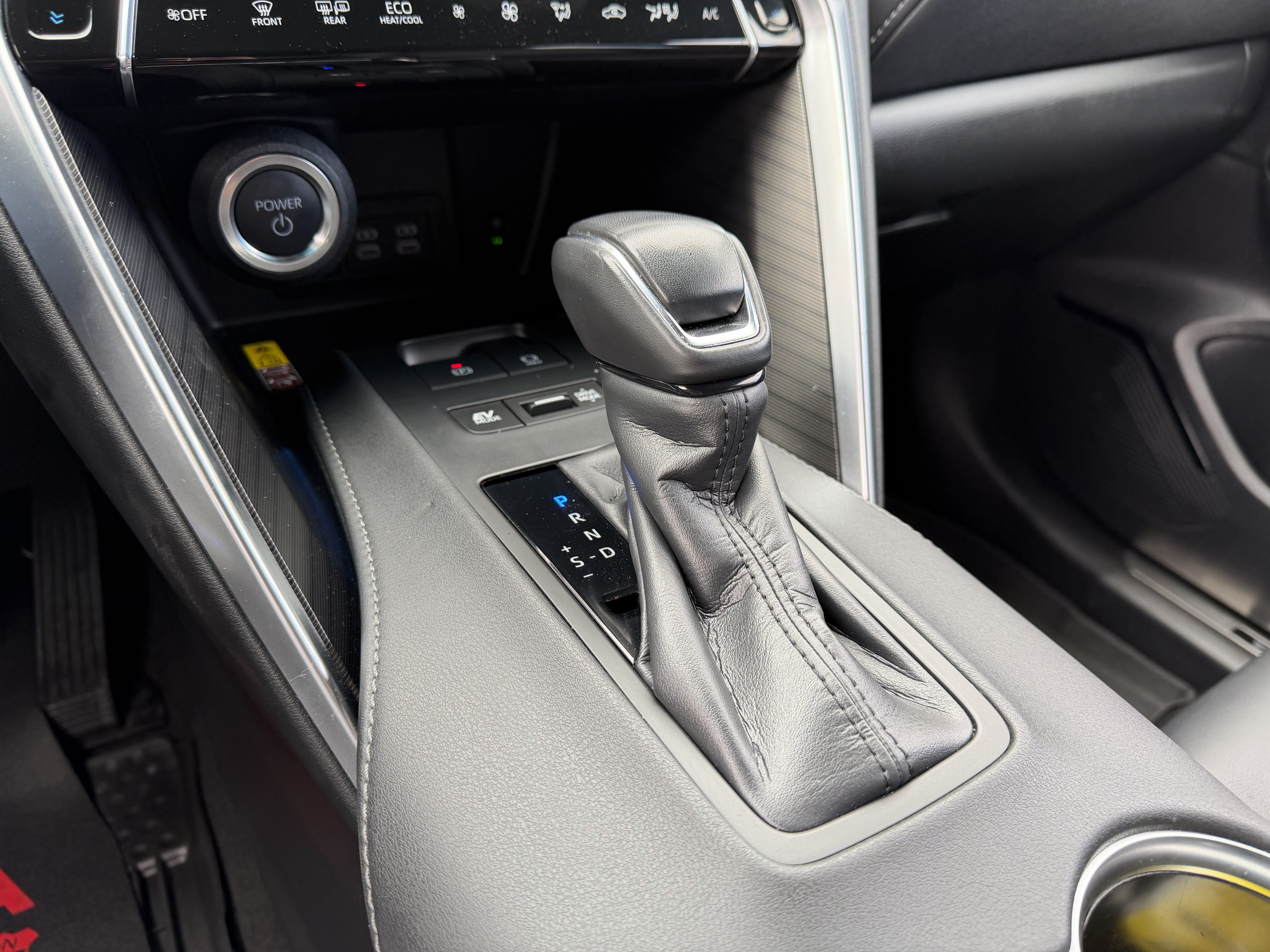 Certified 2024 Toyota Venza XLE AWD/4WD image 18