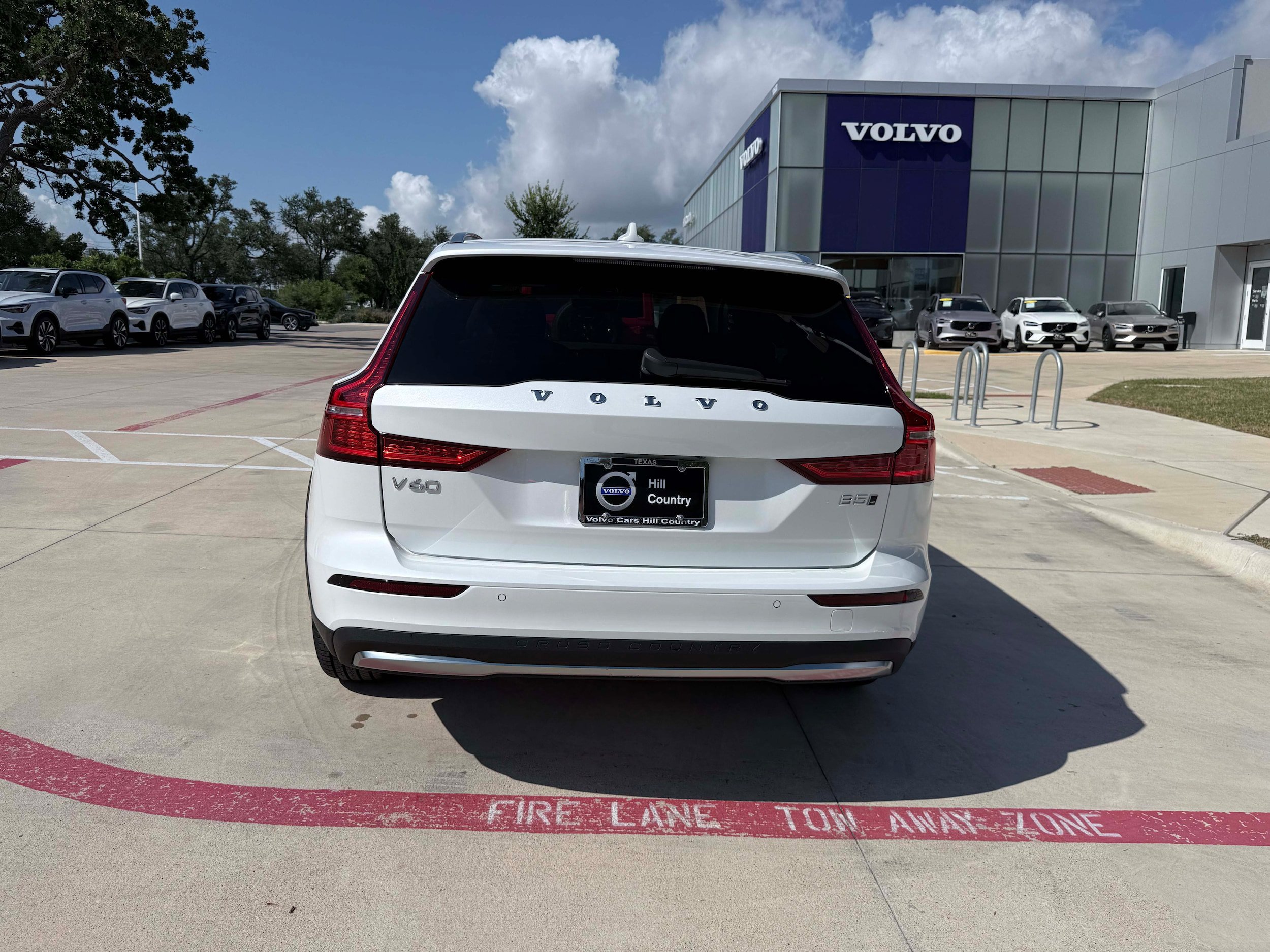 New 2026 Volvo V60 B5 Cross Country Plus w/ Climate Package AWD/4WD image 5