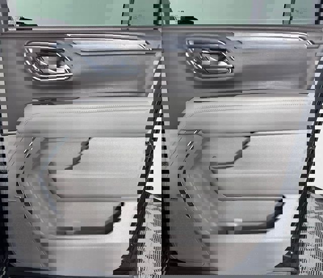 Used 2023 GMC Yukon XL SLT image 27