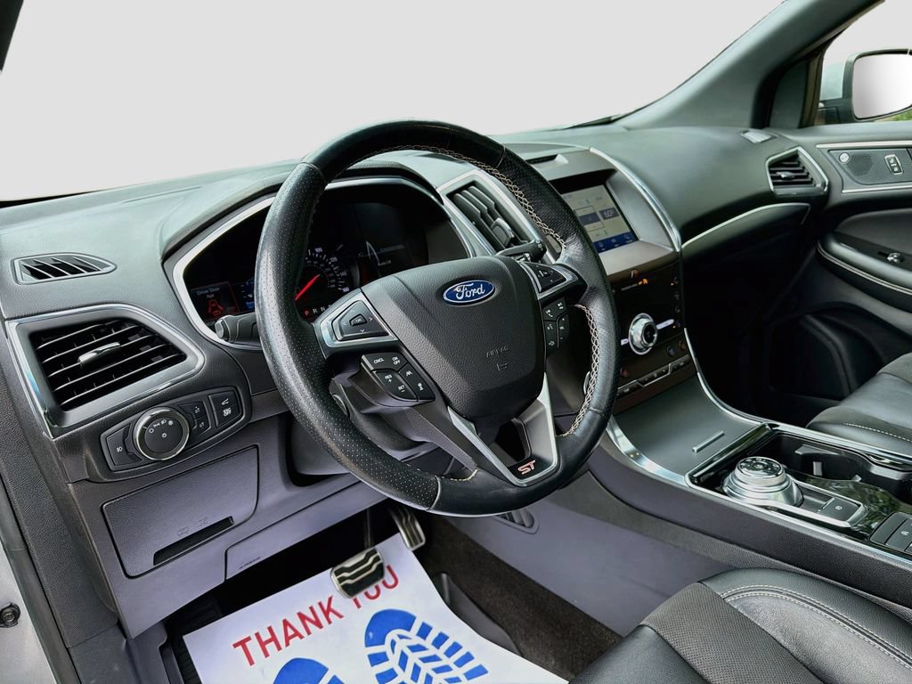 Used 2020 Ford Edge ST w/ Equipment Group 401A AWD/4WD image 9