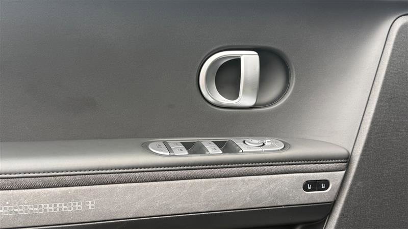 Used 2024 Hyundai Ioniq 5 Limited image 12
