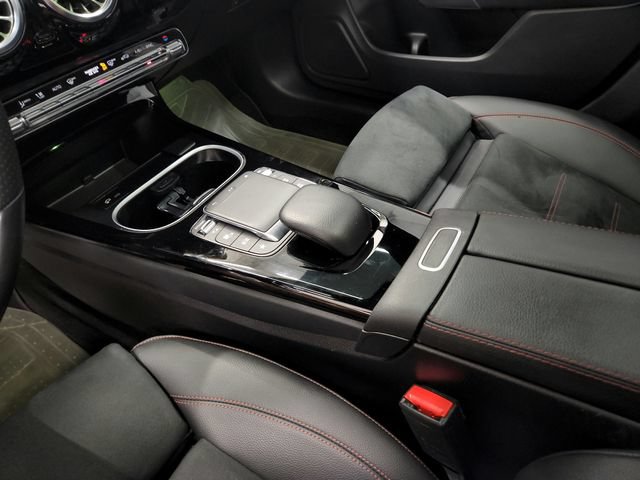 Used 2023 Mercedes-Benz CLA 250 image 32