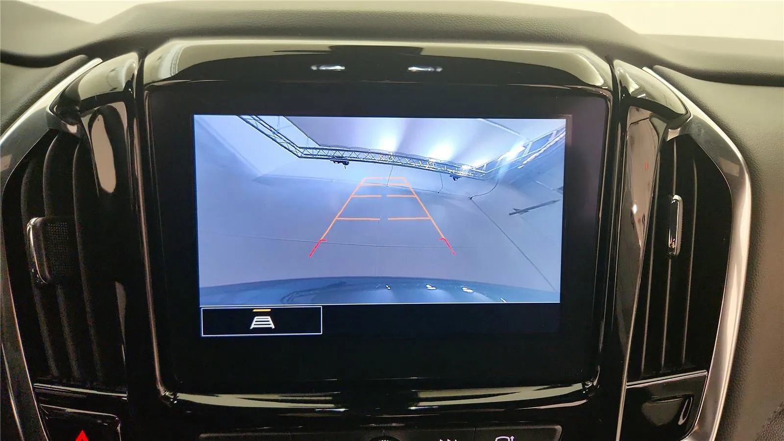 Used 2023 Chevrolet Traverse LT image 29