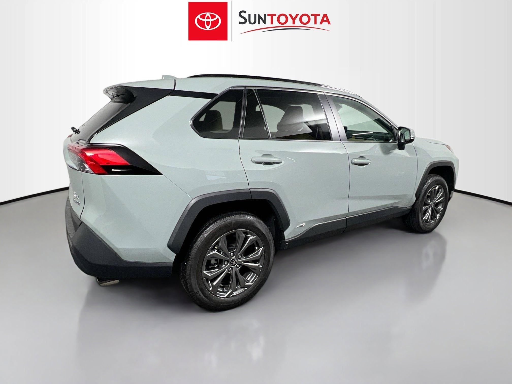 Used 2023 Toyota RAV4 XLE Premium image 4