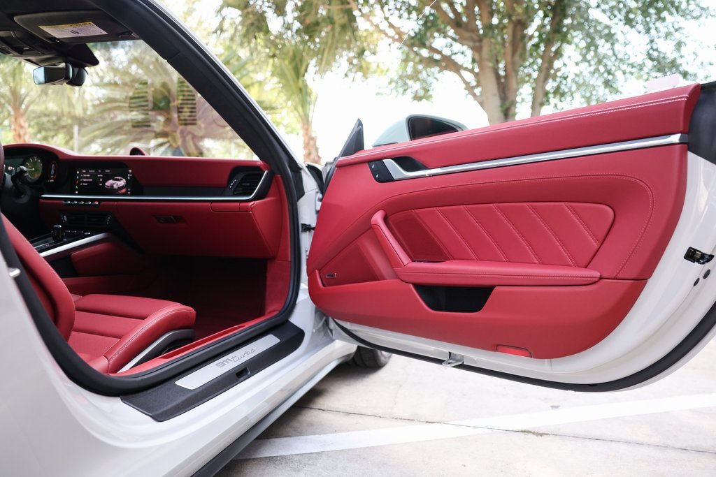 Used 2022 Porsche 911 Turbo image 30