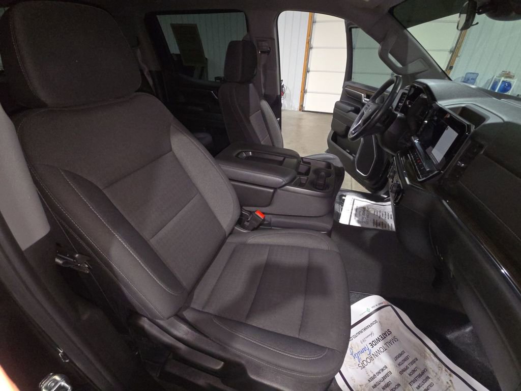 Used 2024 Chevrolet Silverado 1500 RST w/ Z71 Off-Road Package image 29