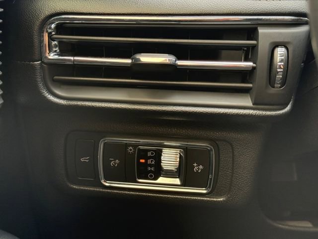 Used 2022 Lincoln Corsair FWD image 13