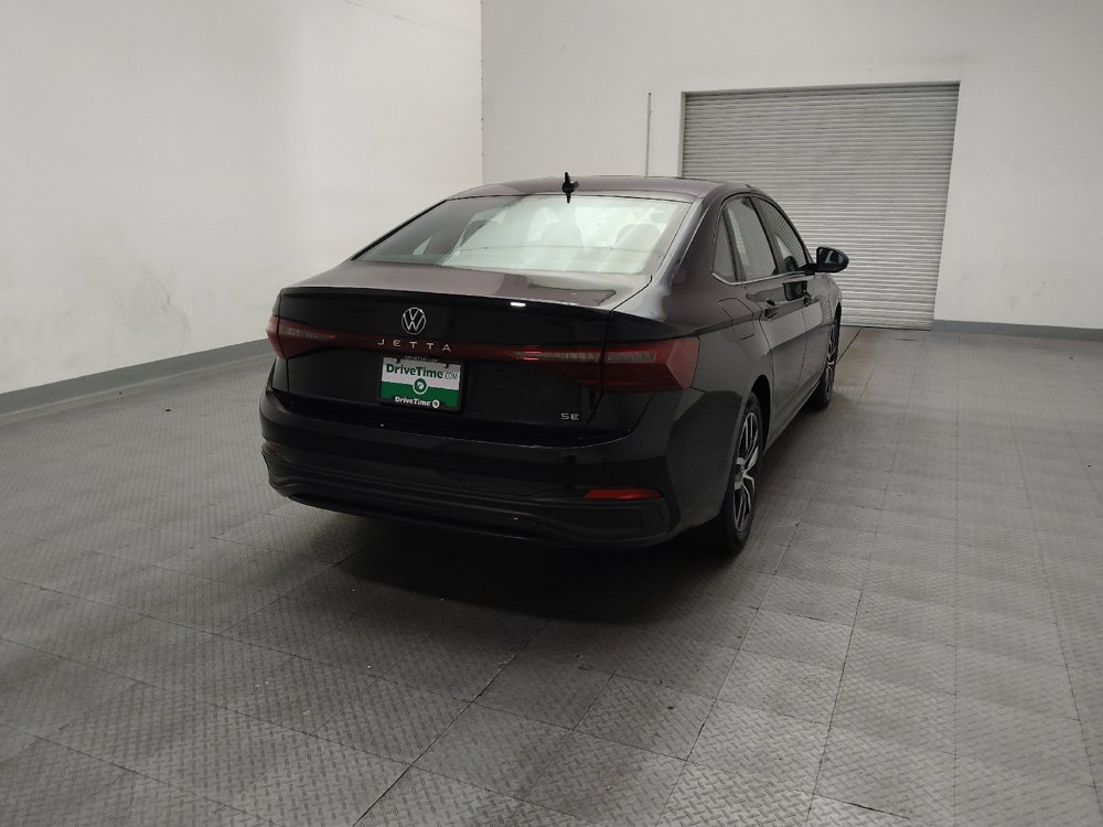 Used 2025 Volkswagen Jetta SE FWD image 7