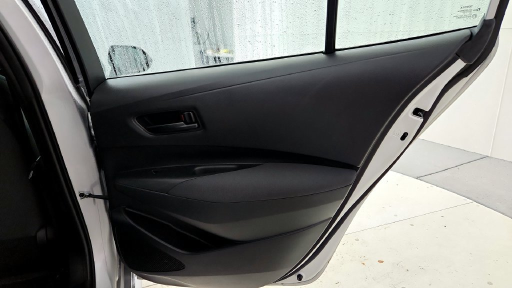 Used 2022 Toyota Corolla LE FWD image 19