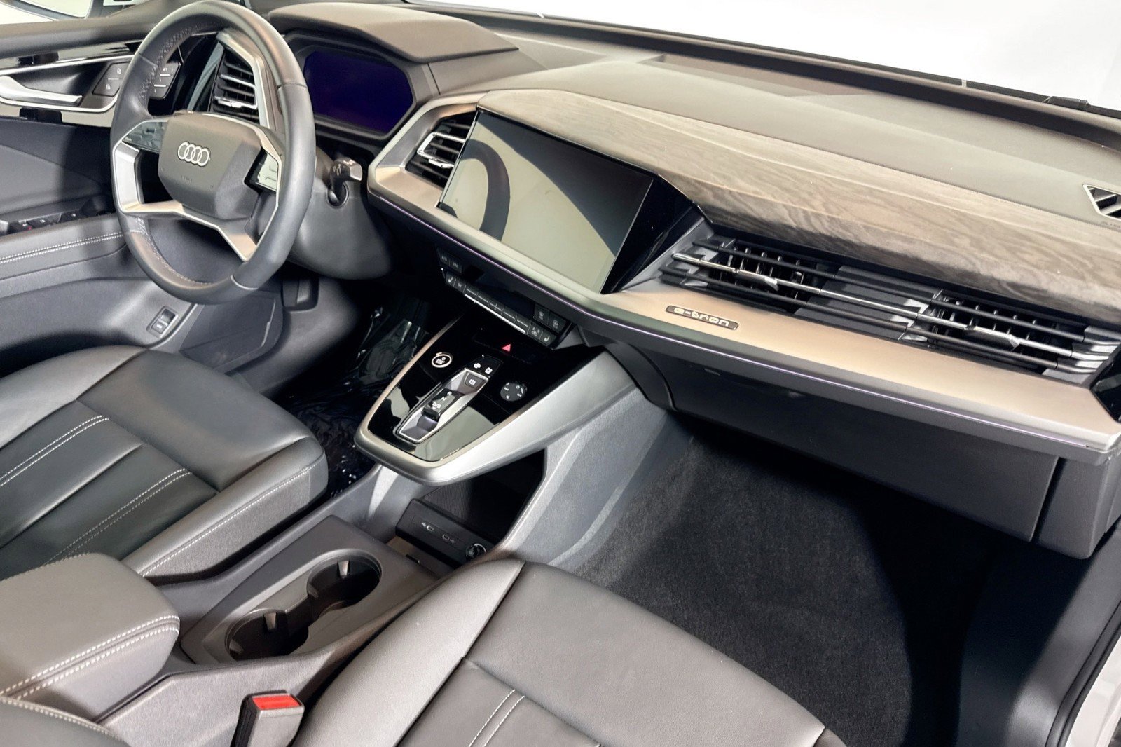 Used 2025 Audi Q4 e-tron Premium Plus w/ Premium Plus AWD/4WD image 28