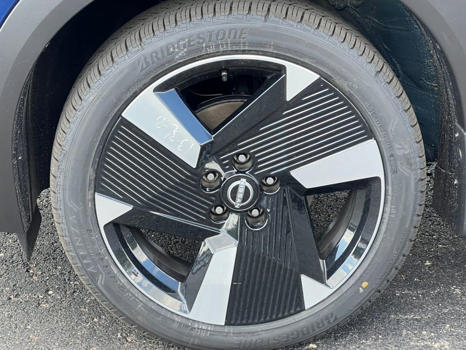 New 2025 Nissan Kicks SR w/ SR Premium Package image 6
