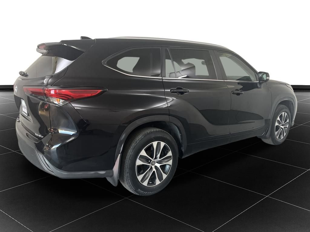 Used 2023 Toyota Highlander XSE image 5