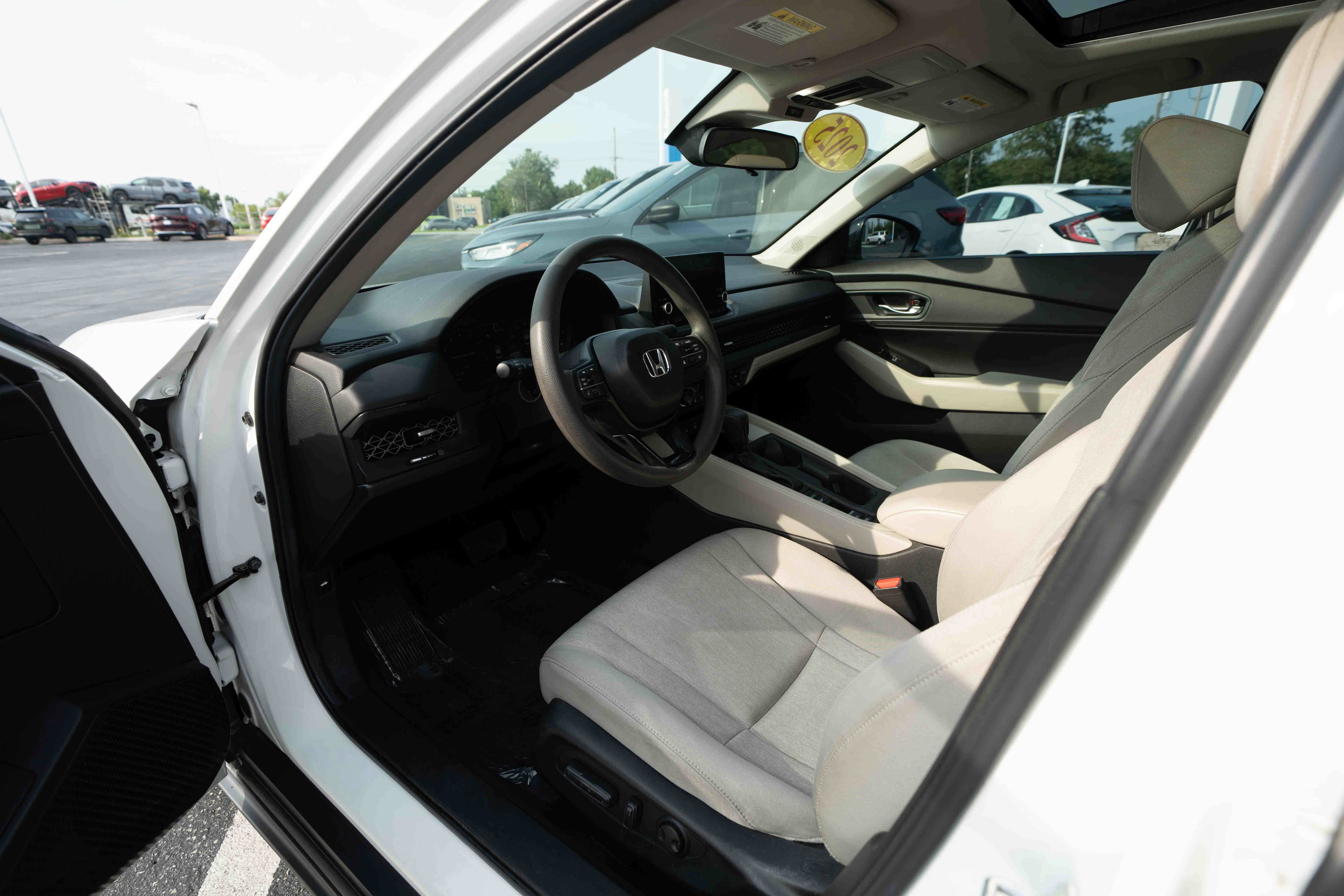 Used 2025 Honda Accord SE image 8
