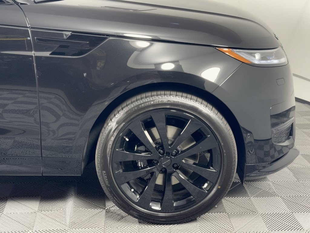 New 2027 Land Rover Range Rover Sport Dynamic SE AWD/4WD image 13