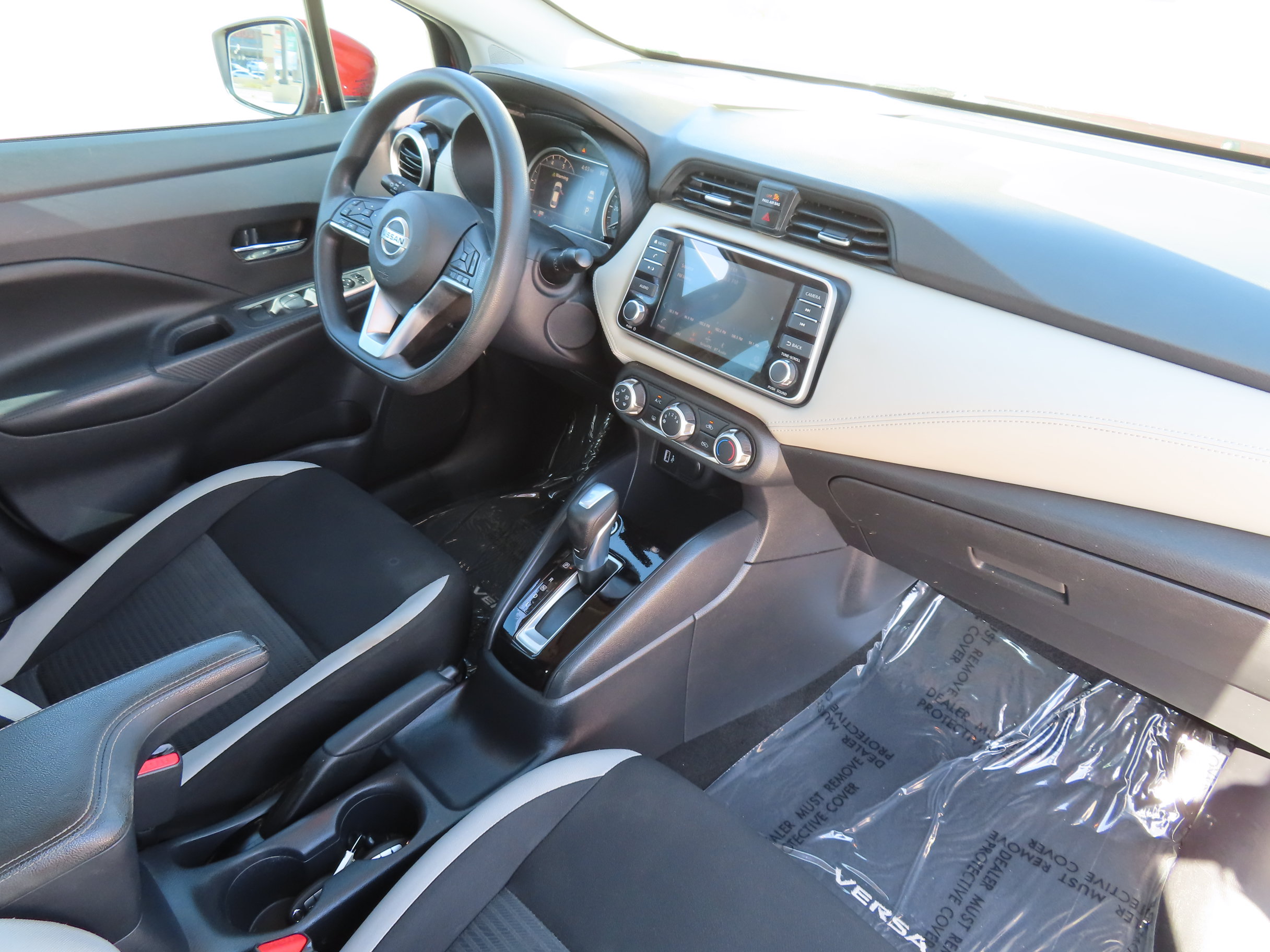 Used 2020 Nissan Versa SV FWD image 16
