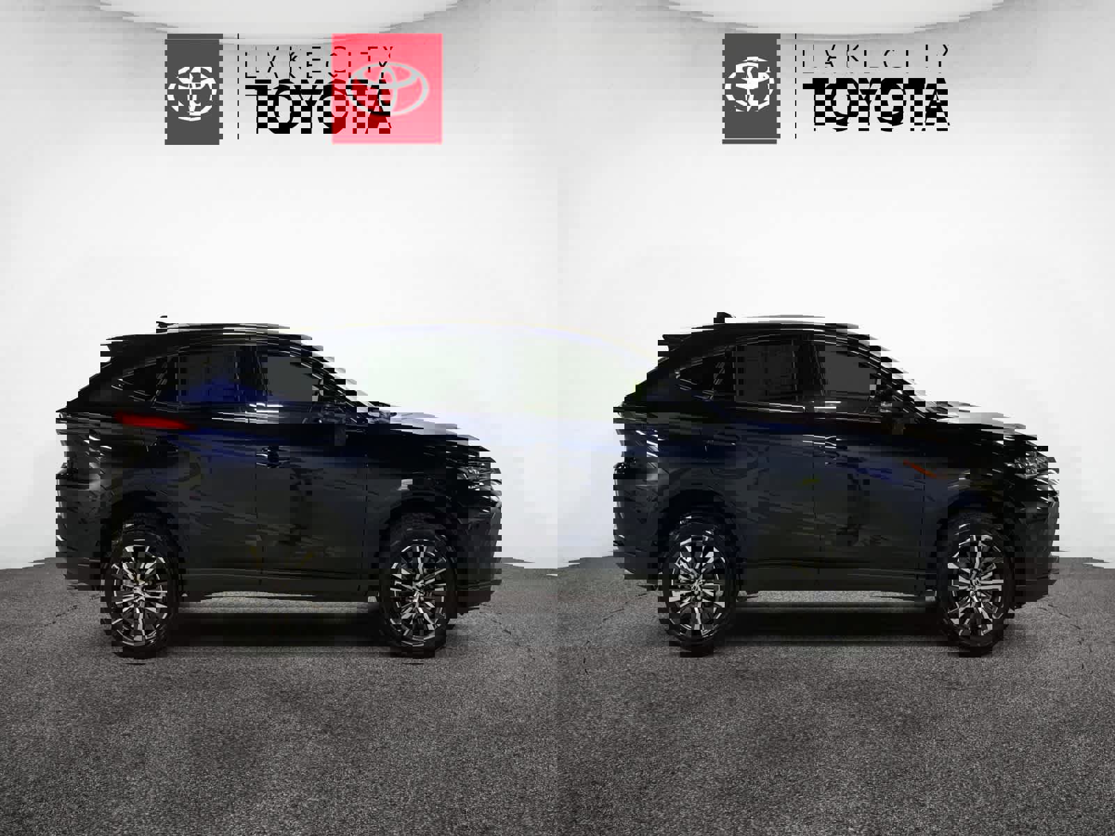 Used 2022 Toyota Venza LE AWD/4WD image 10