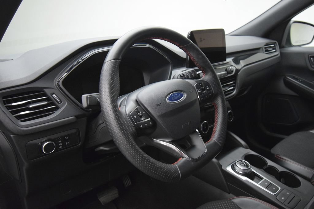 Used 2025 Ford Escape ST-Line AWD/4WD image 13