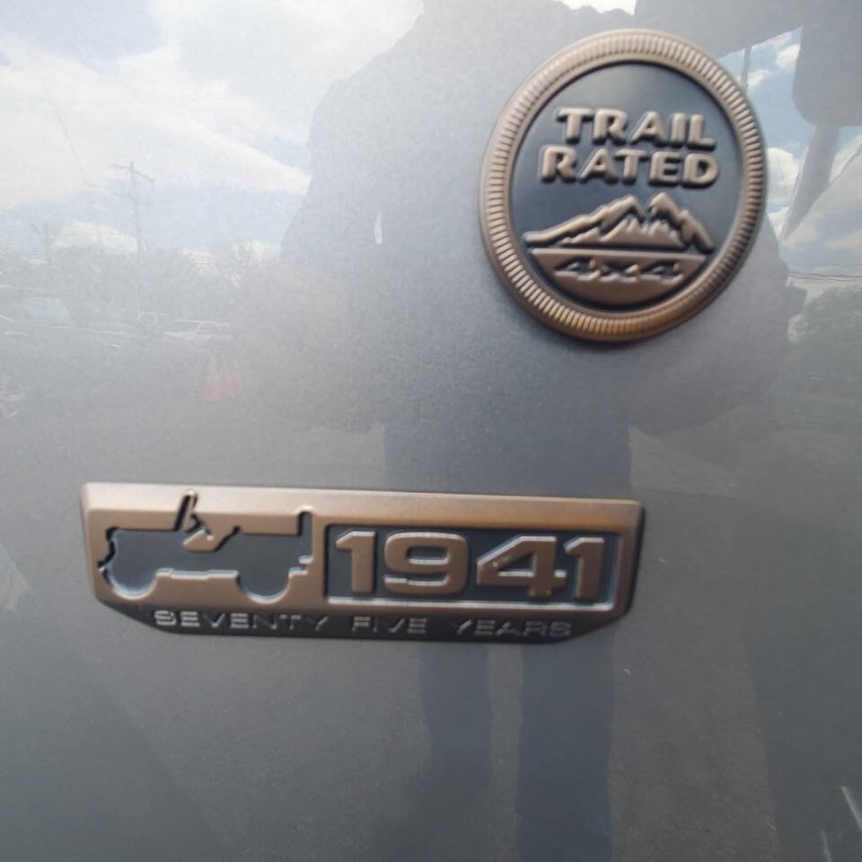 Used 2016 Jeep Wrangler Unlimited Sahara AWD/4WD image 16