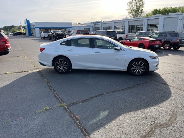 Used 2016 Chevrolet Malibu LT w/ Leather Package image 2
