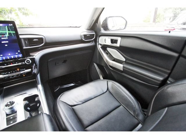 Used 2023 Ford Explorer Limited w/ Limited Technology Package RWD image 9