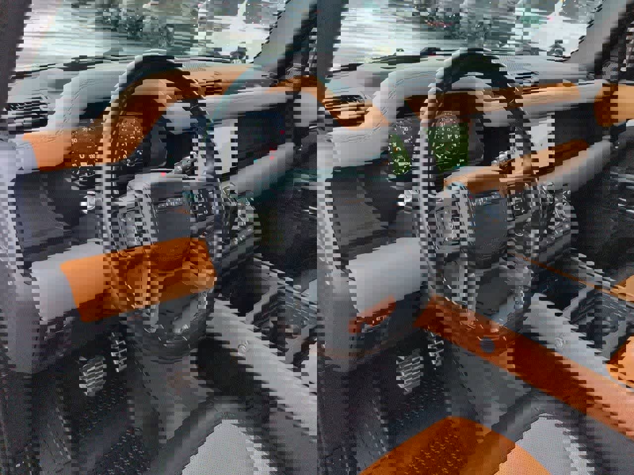 Used 2020 Land Rover Defender 110 X image 2