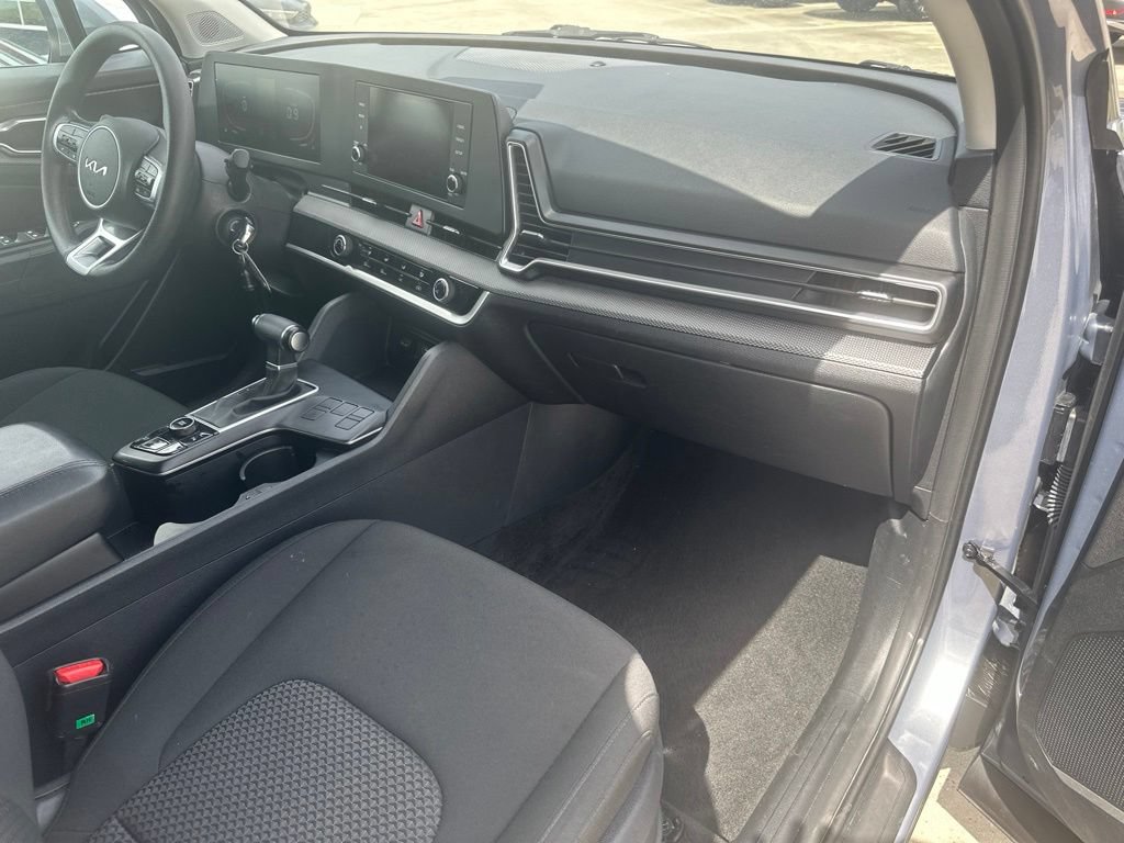 Used 2025 Kia Sportage LX FWD image 34