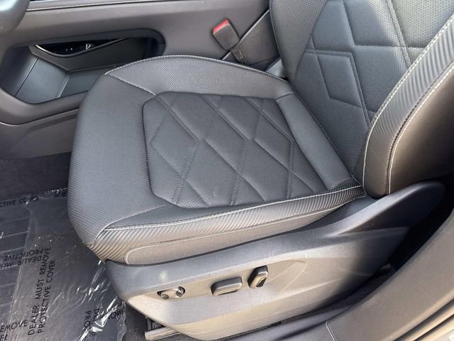 Certified 2025 Volkswagen Atlas Cross Sport SE image 14