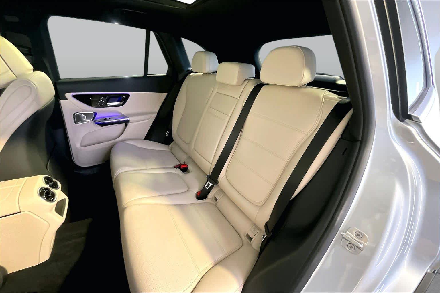Used 2026 Mercedes-Benz GLC 300 4MATIC image 21