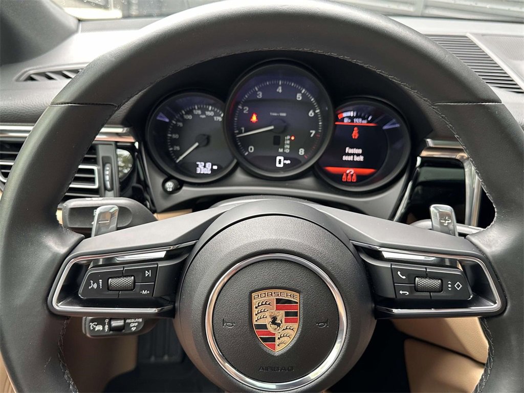 Certified 2025 Porsche Macan image 19