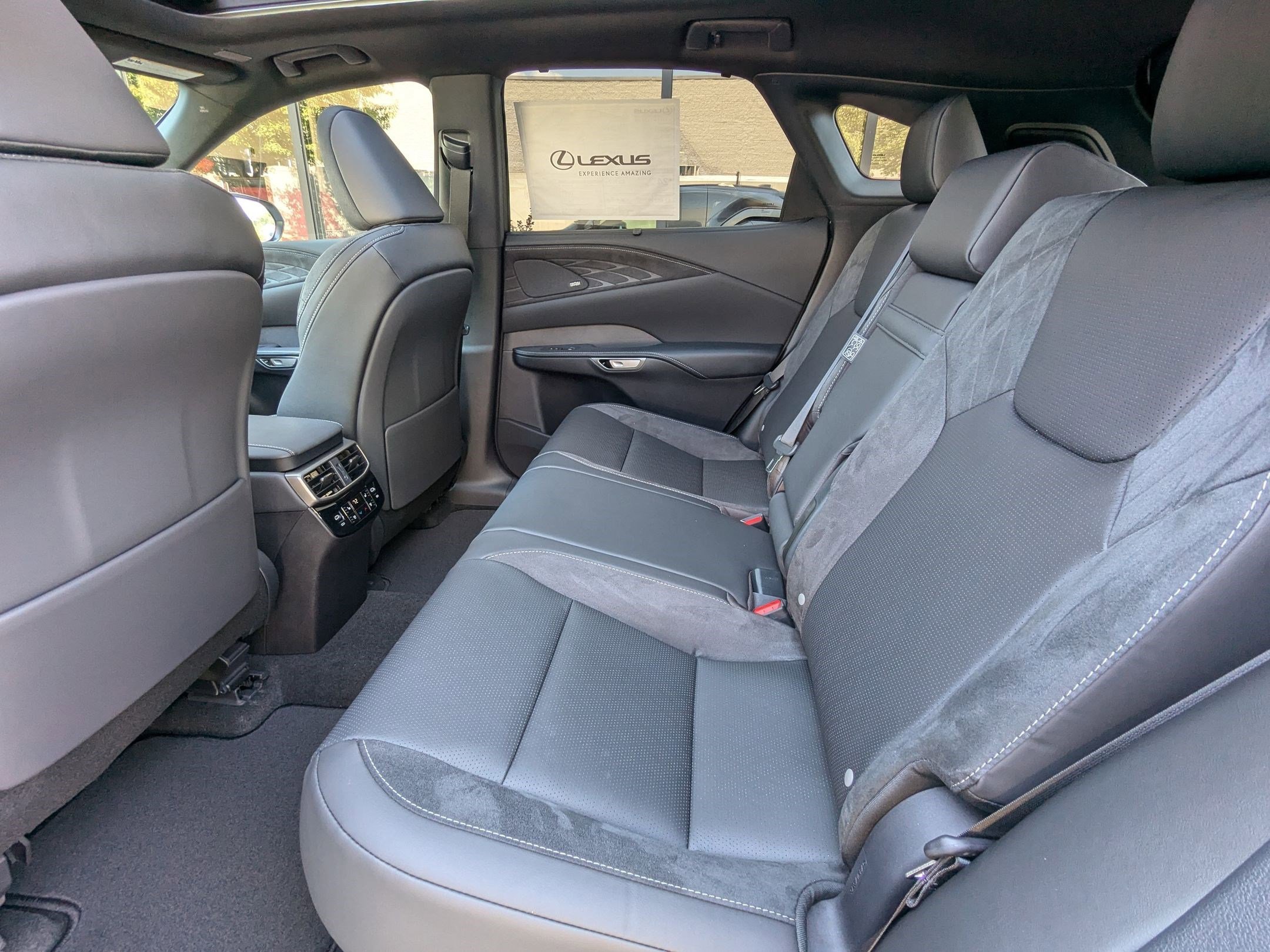 New 2025 Lexus RX 350 AWD image 23