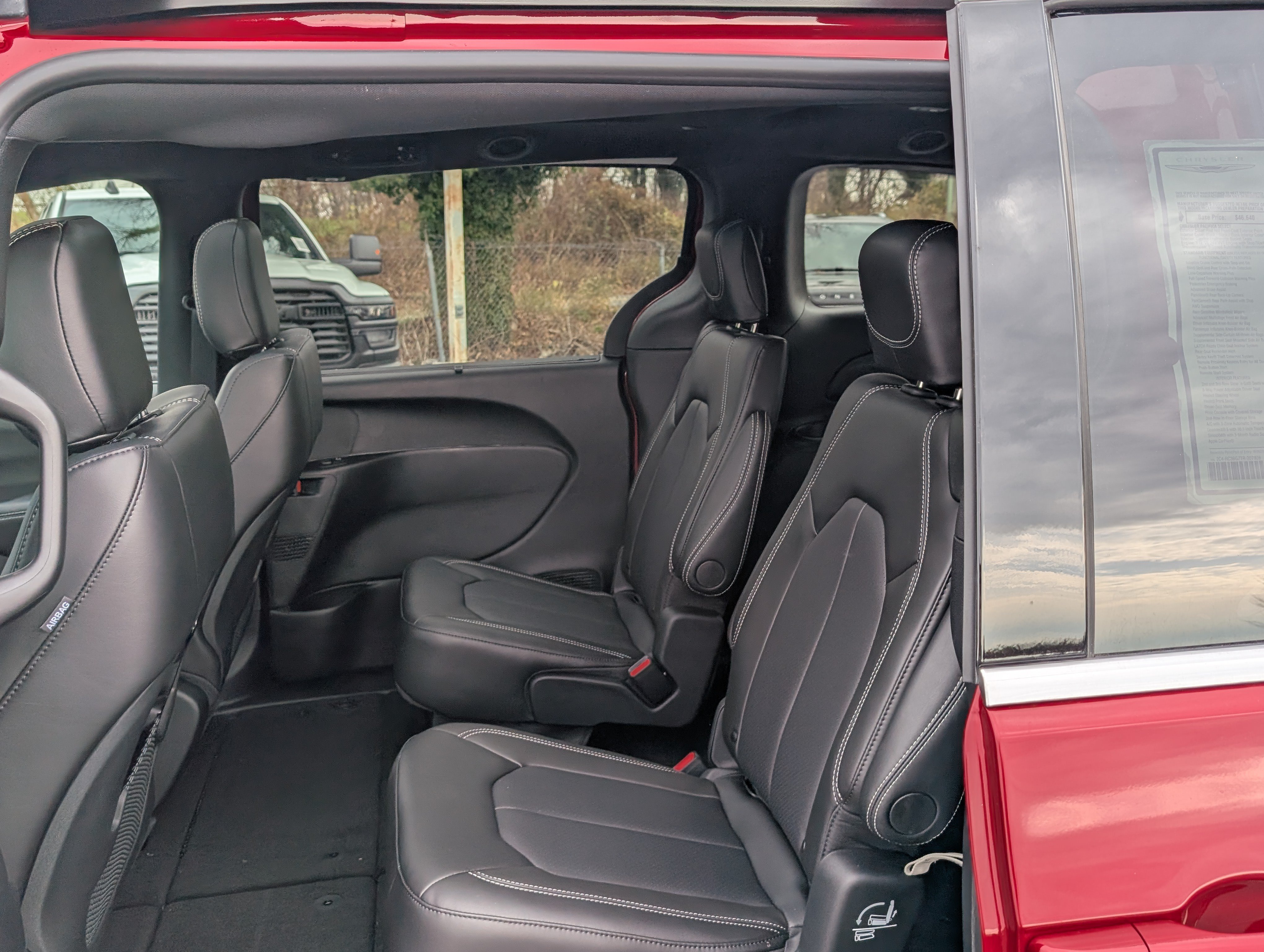 New 2026 Chrysler Pacifica Select AWD/4WD image 14