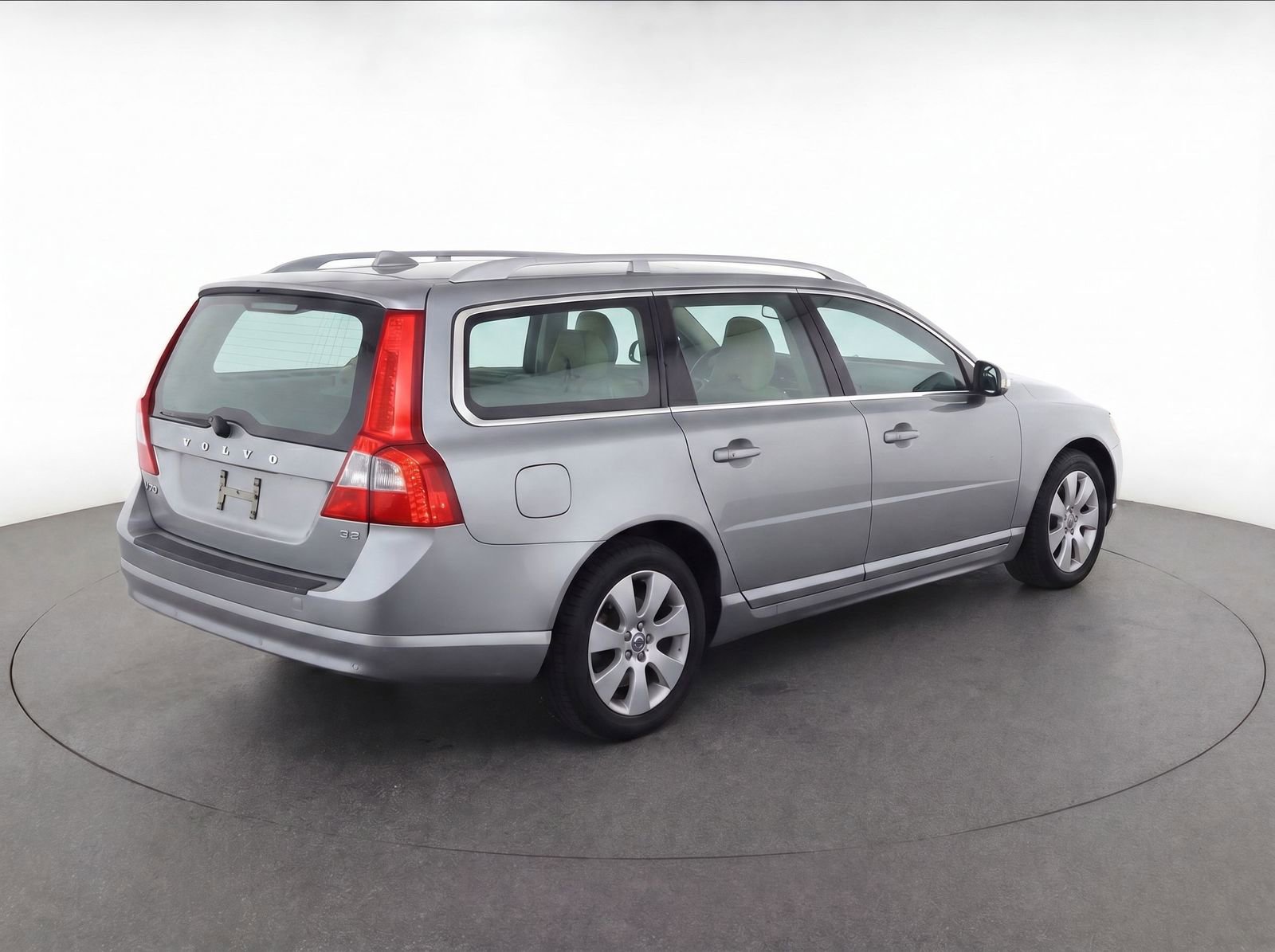 Used 2008 Volvo V70 FWD image 3