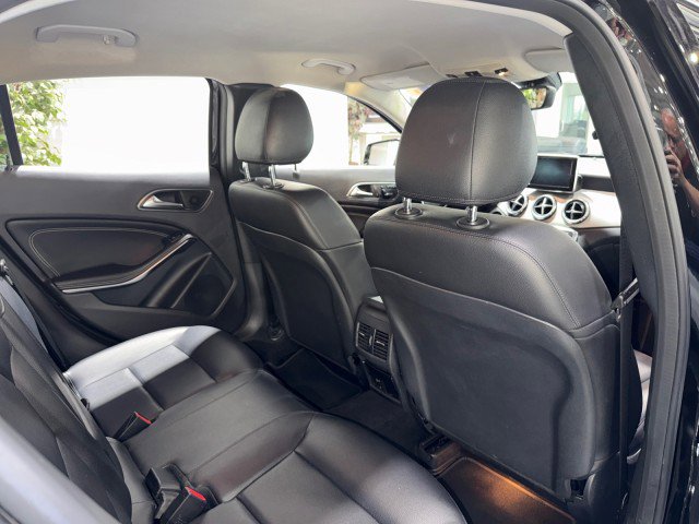 Used 2015 Mercedes-Benz GLA 250 4MATIC w/ Multimedia Package image 59