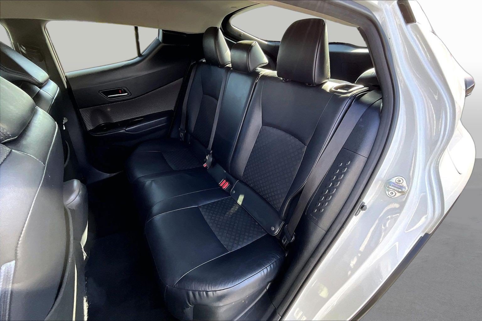 Used 2020 Toyota C-HR Limited FWD image 24