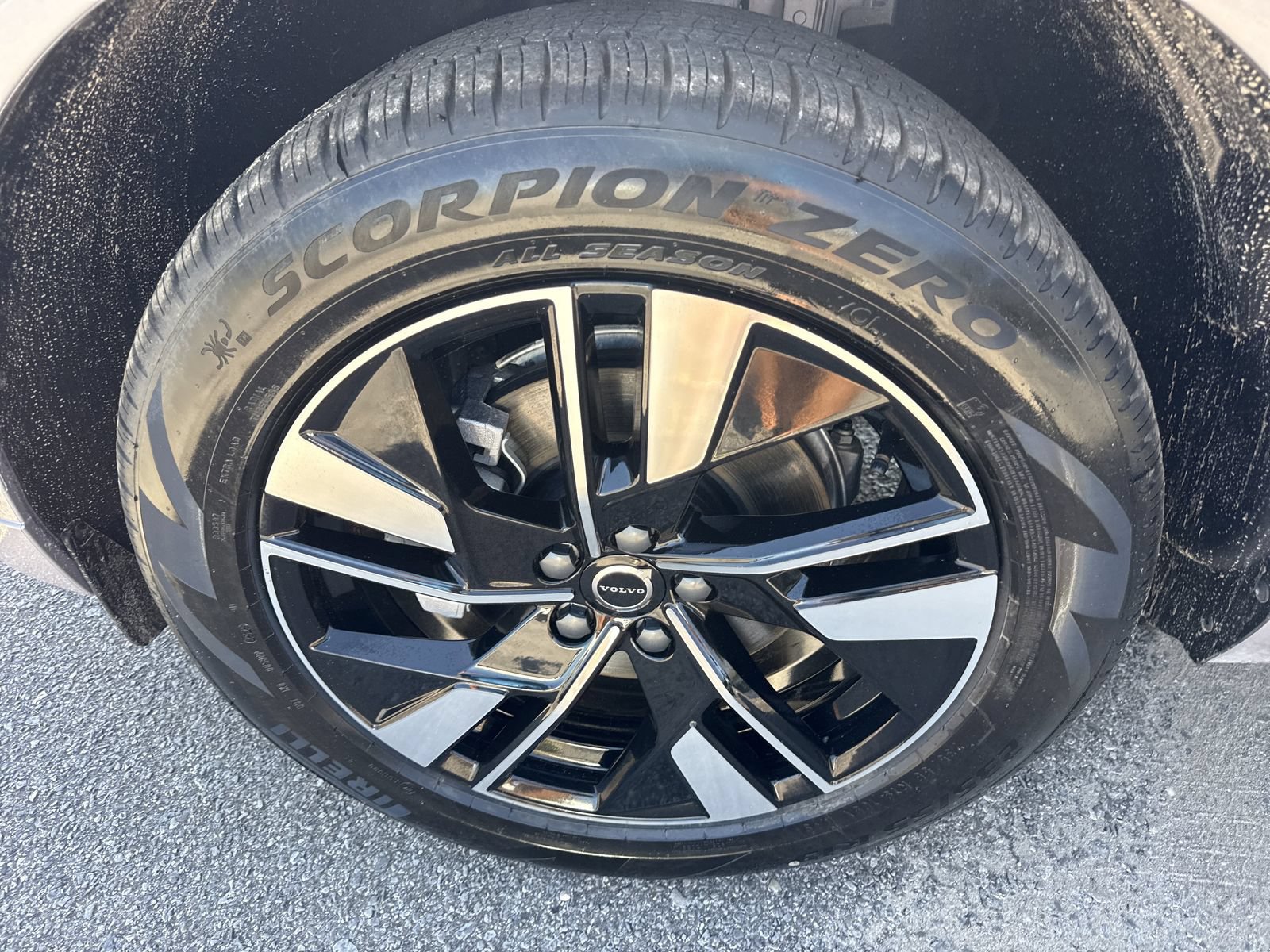New 2026 Volvo XC60 B5 Core w/ Climate Package AWD/4WD image 9